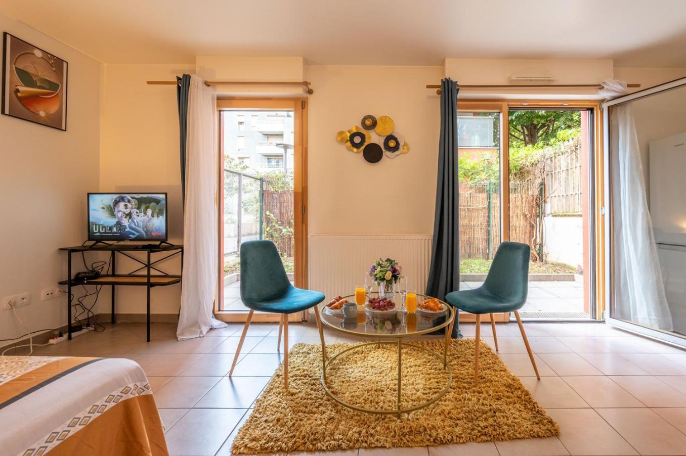 Superbe 1min Metro7 Rez-de-chaussee Apartment