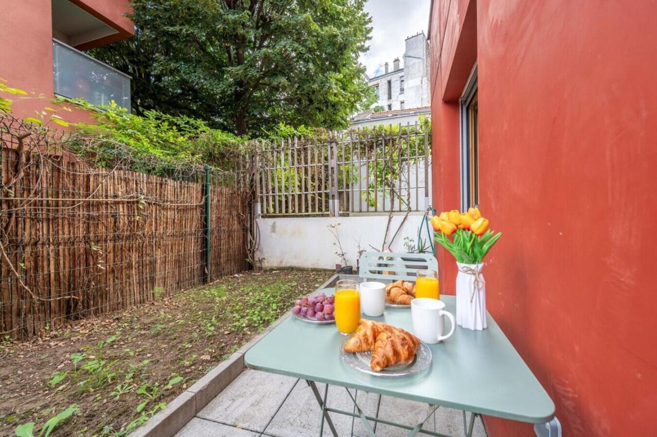 Superbe 1min Metro7 Rez-de-chaussee Apartment *
